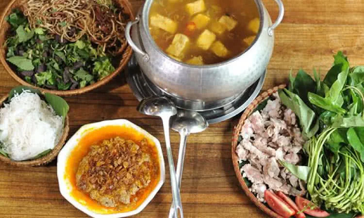 nha-hang-bep-muong-nguyen-cong-hoan-slide-2