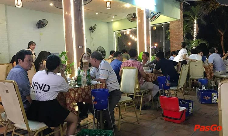 nha-hang-bep-que-duong-30-thang-4-2