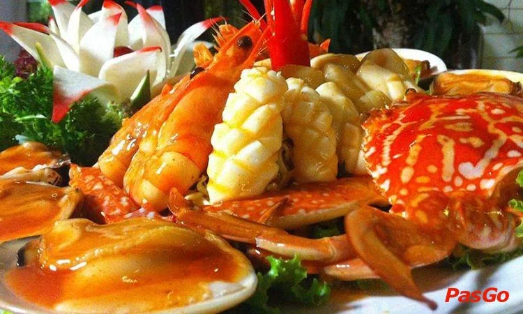 nha-hang-bep-que-duong-30-thang-4-7