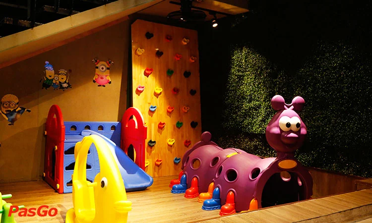 nha-hang-bep-xuka-hoang-ngan-10