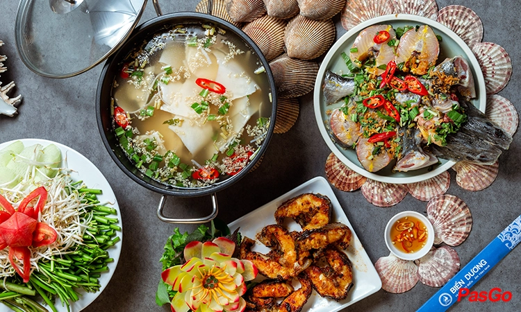 nha-hang-bien-duong-cach-mang-thag-8-11