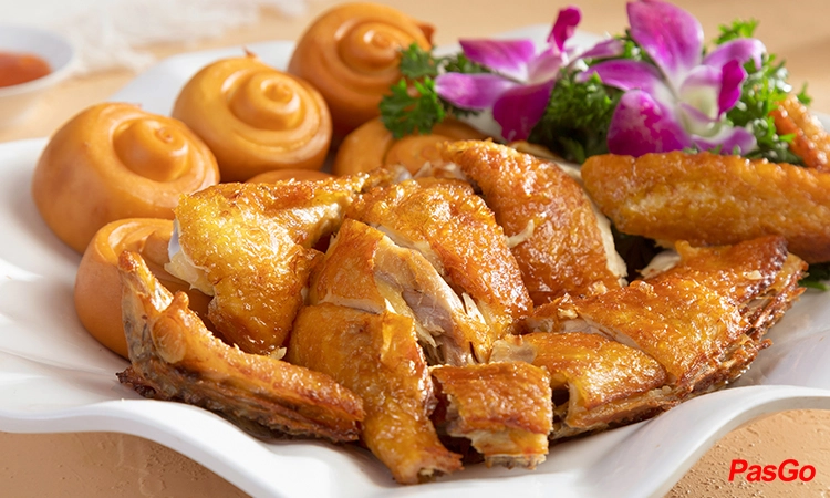 nha-hang-bien-duong-cach-mang-thag-8-9