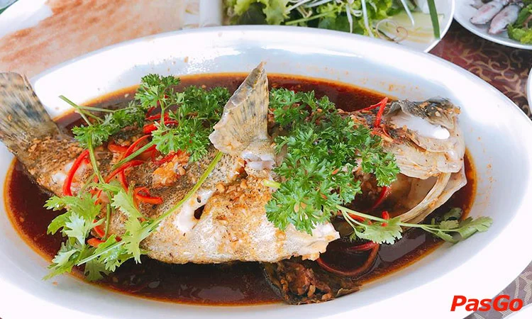 nha-hang-bien-lon-duong-vo-nguyen-giap-11