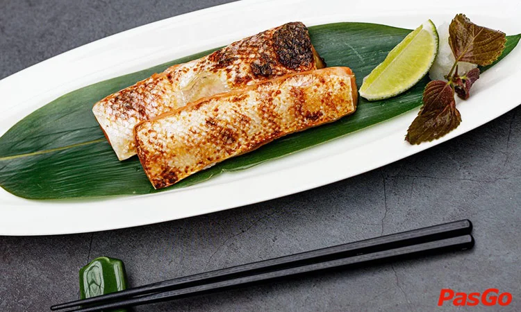 nha-hang-bishin-lau-ga-thien-nhien-collagen-le-thanh-ton-4