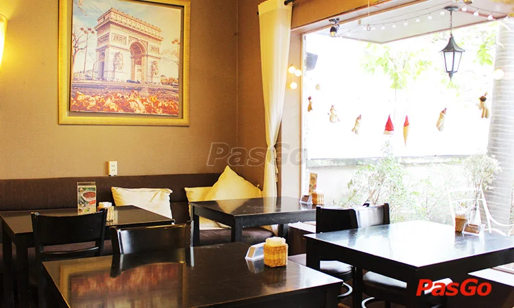 nha-hang-bonjour-resto-nguyen-huy-tuong-11