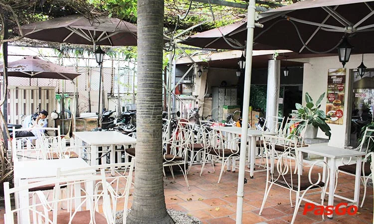 nha-hang-bonjour-resto-nguyen-huy-tuong-12