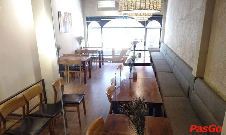 nha-hang-bonjour-resto-su-van-hanh-11