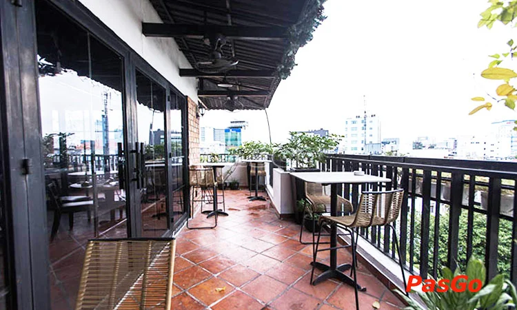 nha-hang-book-mark-the-alcove-library-hotel-slide-2