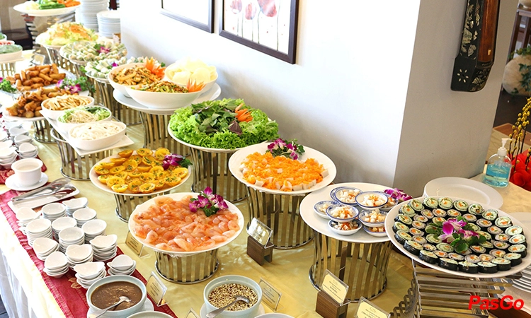 nha-hang-buffet-co-noi-khach-san-bong-sen-1