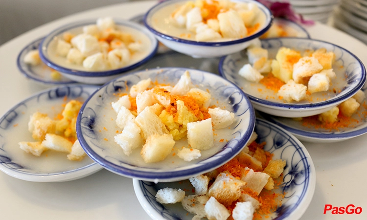 nha-hang-buffet-co-noi-khach-san-bong-sen-13