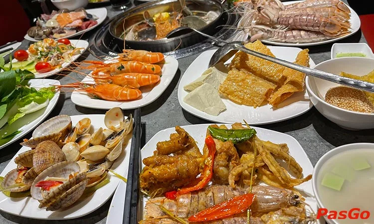 Nhà hàng Buffet Hải sản & Dimsum Cửu Vân Long Trần Phú 3
