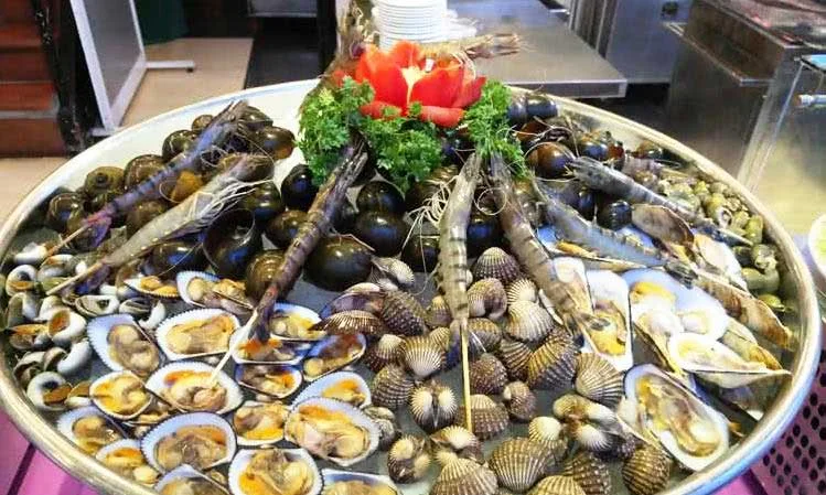 nha-hang-buffet-khach-san-hương-sen-slide-11