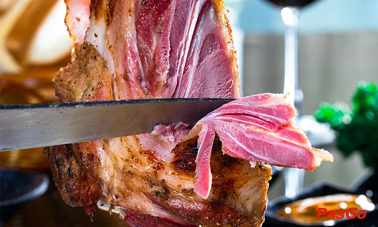 nha-hang-buffet-nuong-brazil-nguyen-truong-to-3