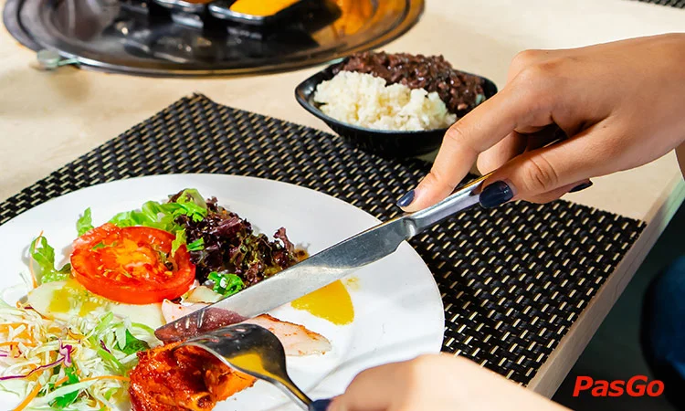 nha-hang-buffet-nuong-brazil-nguyen-truong-to-8