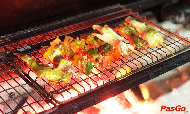 nha-hang-buffet-sen-xanh-le-van-luong-slide-4