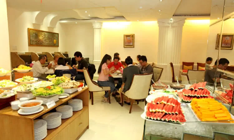 nha-hang-buffet-trua-blue-diamond-thu-khoa-huan-11