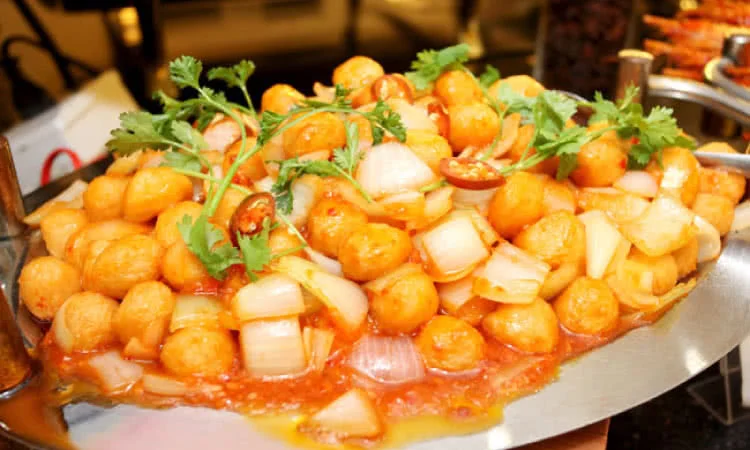 nha-hang-buffet-trua-blue-diamond-thu-khoa-huan-2