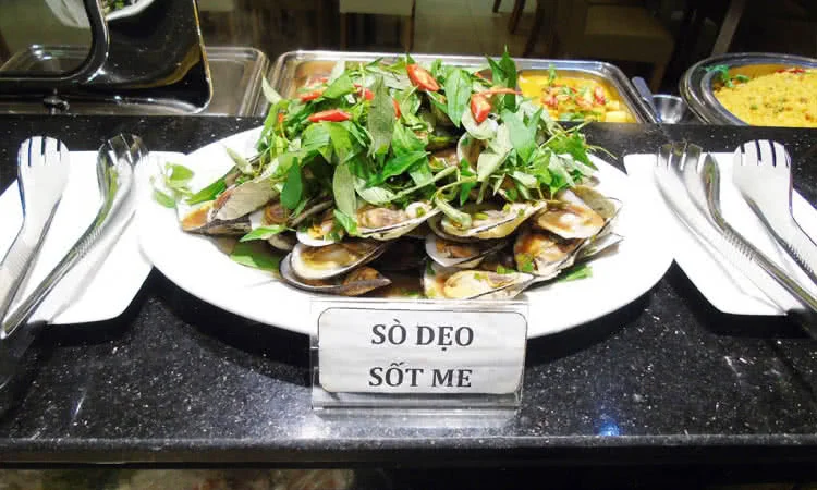 nha-hang-buffet-trua-blue-diamond-thu-khoa-huan-8