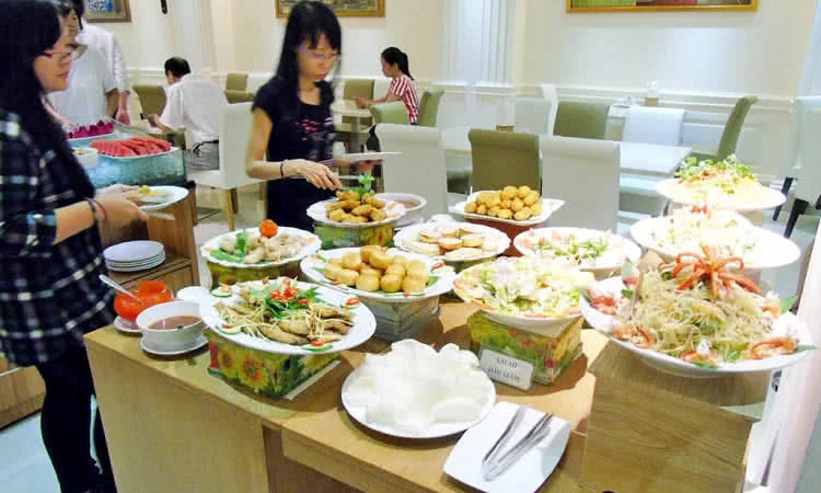 nha-hang-buffet-trua-blue-diamond-thu-khoa-huan-9