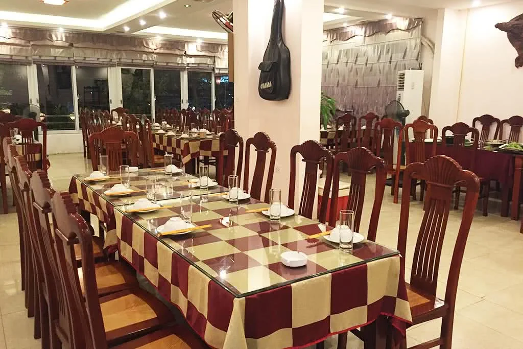 nha-hang-ca-song-toan-thang-hao-nam-khong-gian-1