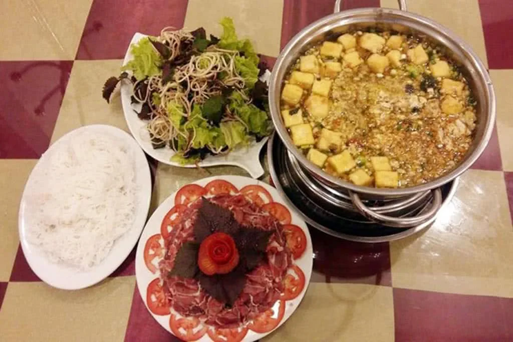 nha-hang-ca-song-toan-thang-hao-nam-mon-an-1