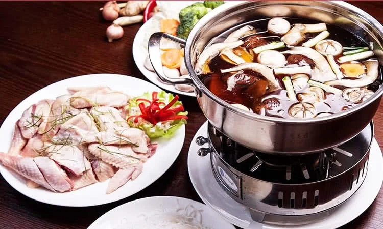 nha-hang-carnaval-beer-145-trung-hoa-5