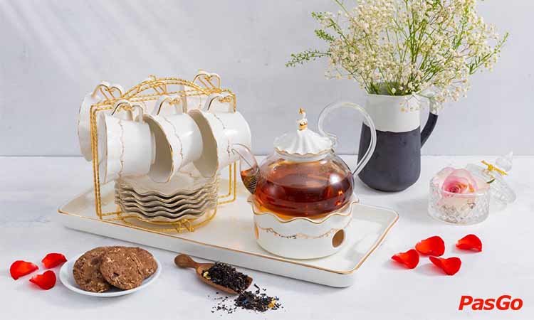 Quán cà phê kiểu Âu sang chảnh view Hồ Tây Celine Bistro 7