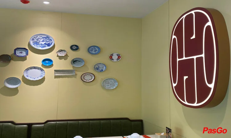 Nhà hàng Chả Cá Hàng Sơn Hoàng Đạo Thuý 11