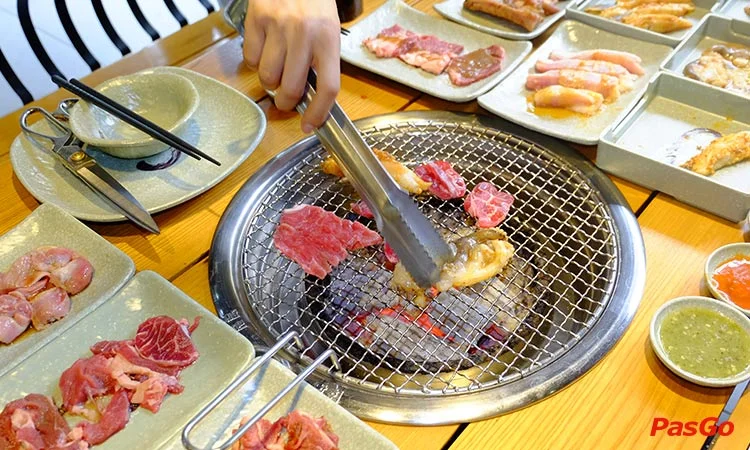 nha-hang-cheap-eats-buffet-nuong-hai-san-nguyen-hong-5