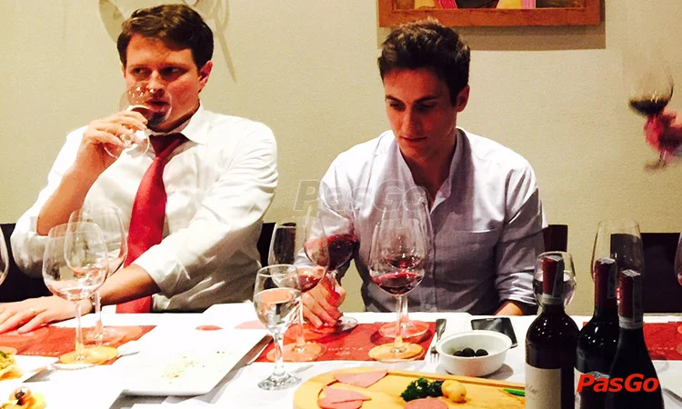 nha-hang-chevalier-truong-dinh-slide-12