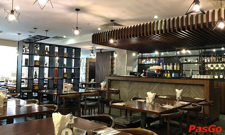 chic-restaurant-bay-hotel-10