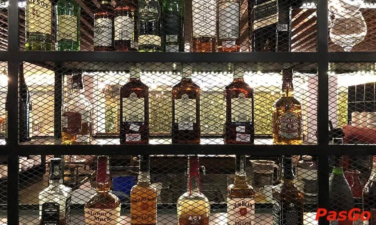 chic-restaurant-bay-hotel-12