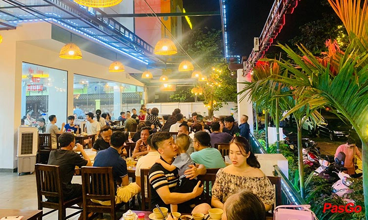 Nhà hàng Chín Trâu Nguyễn Xuân Khoát 12