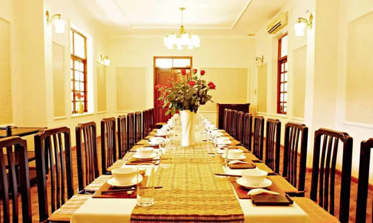 nha-hang-co-ngu-vo-thi-sau-quan-10