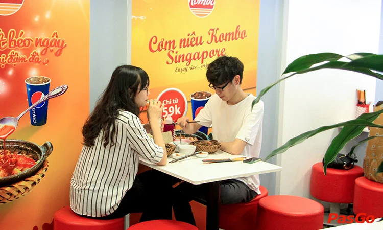 nha-hang-com-nieu-singapore-kombo-hoang-cau-11