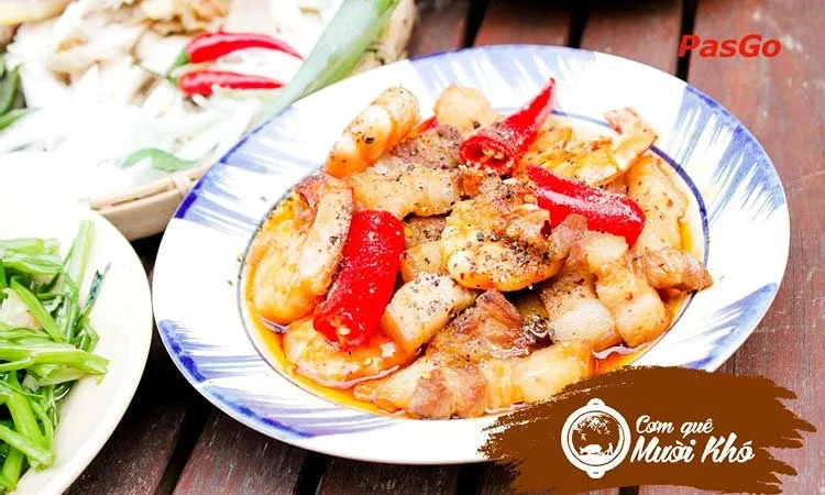 nha-hang-com-que-muoi-kho-nguyen-van-troi-12