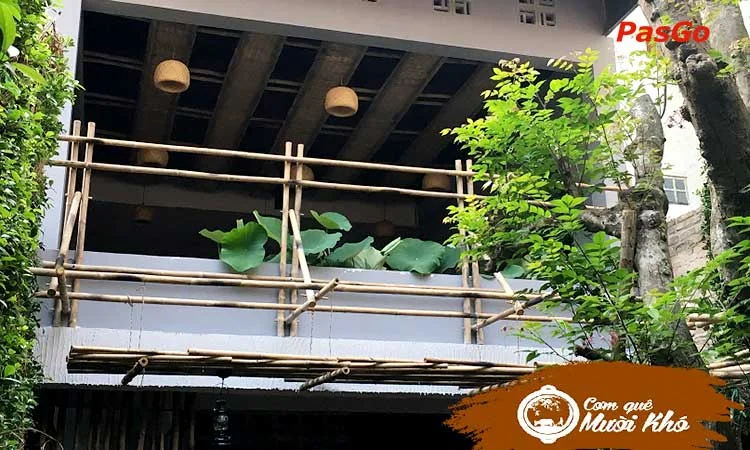 nha-hang-com-que-muoi-kho-tran-quoc-thao-slide-11