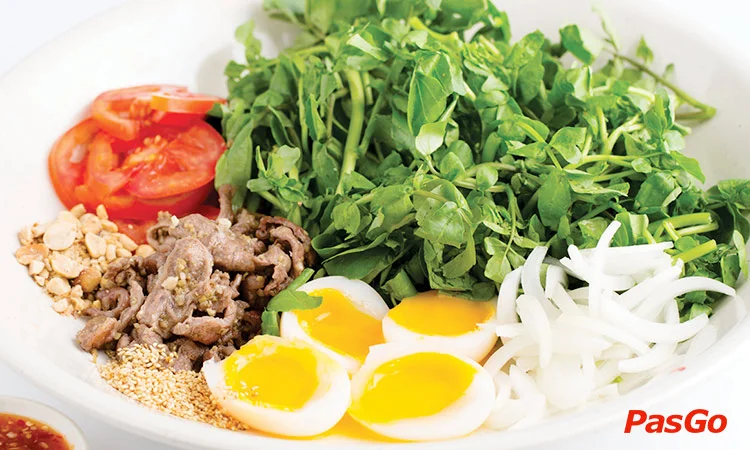 nha-hang-con-ga-trong-nguyen-thi-minh-khai-slide-5