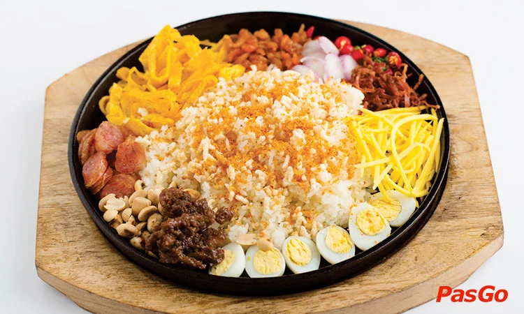 nha-hang-con-ga-trong-nguyen-thi-minh-khai-slide-6