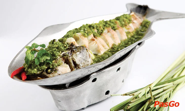 nha-hang-con-ga-trong-nguyen-thi-minh-khai-slide-7