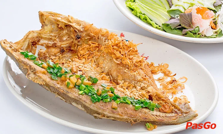 nha-hang-con-ga-trong-tien-giang-slide-1