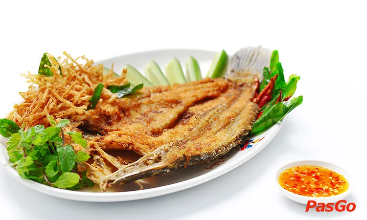 nha-hang-con-ga-trong-vo-van-kiet-slide-8