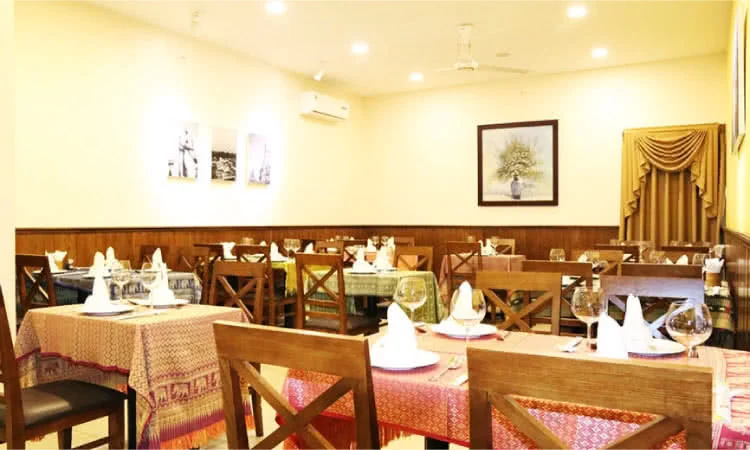 nha-hang-con-voi-vang-tran-quoc-hoan-11