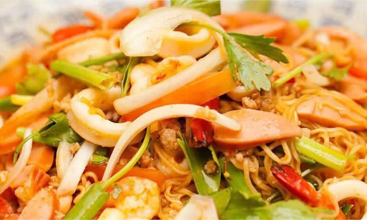 nha-hang-con-voi-vang-tran-quoc-hoan-4