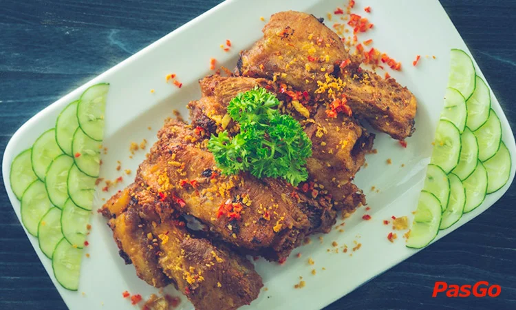 nha-hang-confidant-restaurant-and-bar-quan-7-8