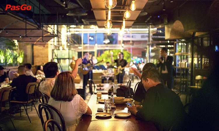 nha-hang-corner-308-quan-3-10