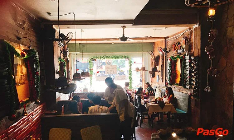 nha-hang-cowboy-steakhouse-&-grill-dong-nai-quan-10-12