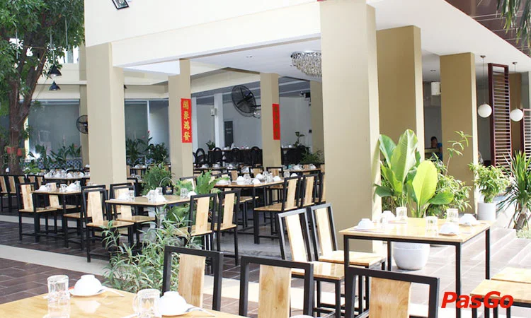 nha-hang-cua-vang-dat-thanh-10