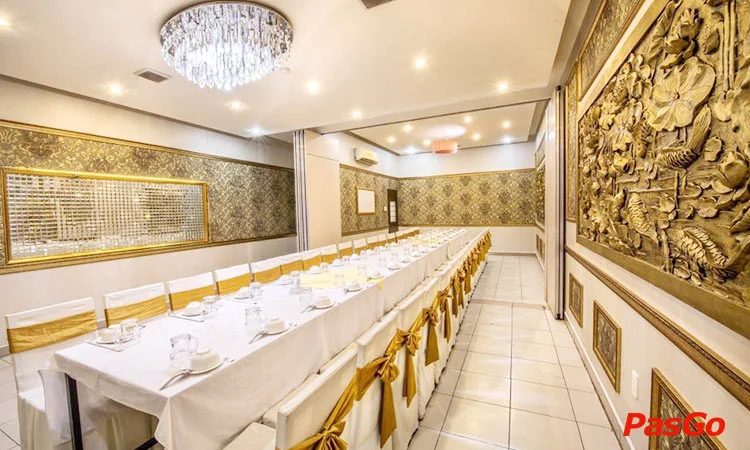 nha-hang-cua-vang-dat-thanh-11