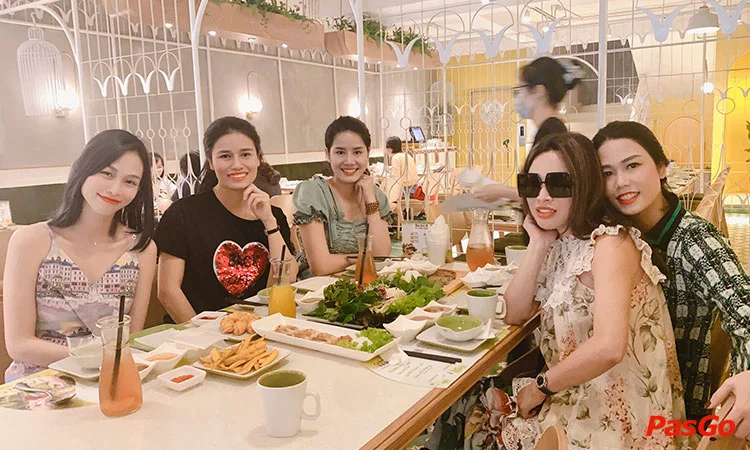 nha-hang-cuon-n-roll-doan-tran-nghiep-12